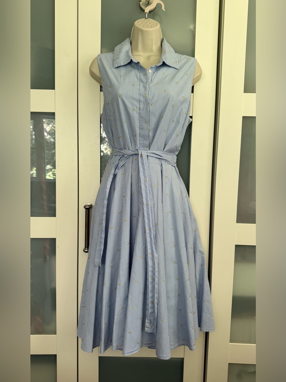 Badgley Mischka Sleeveless Striped Shirt Dress with embroidery and tie waist 12